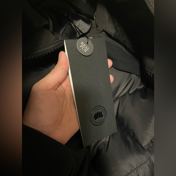 *SOLD* CANADA GOOSE Altona Parka - Picture 10 of 16